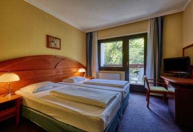 Standrad Doppelzimmer mit Balkon - Hotel Lővér Sopron